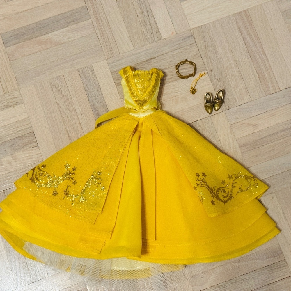Disney Store - Beauty and the Beast Live Action Ballroom Belle Outfit